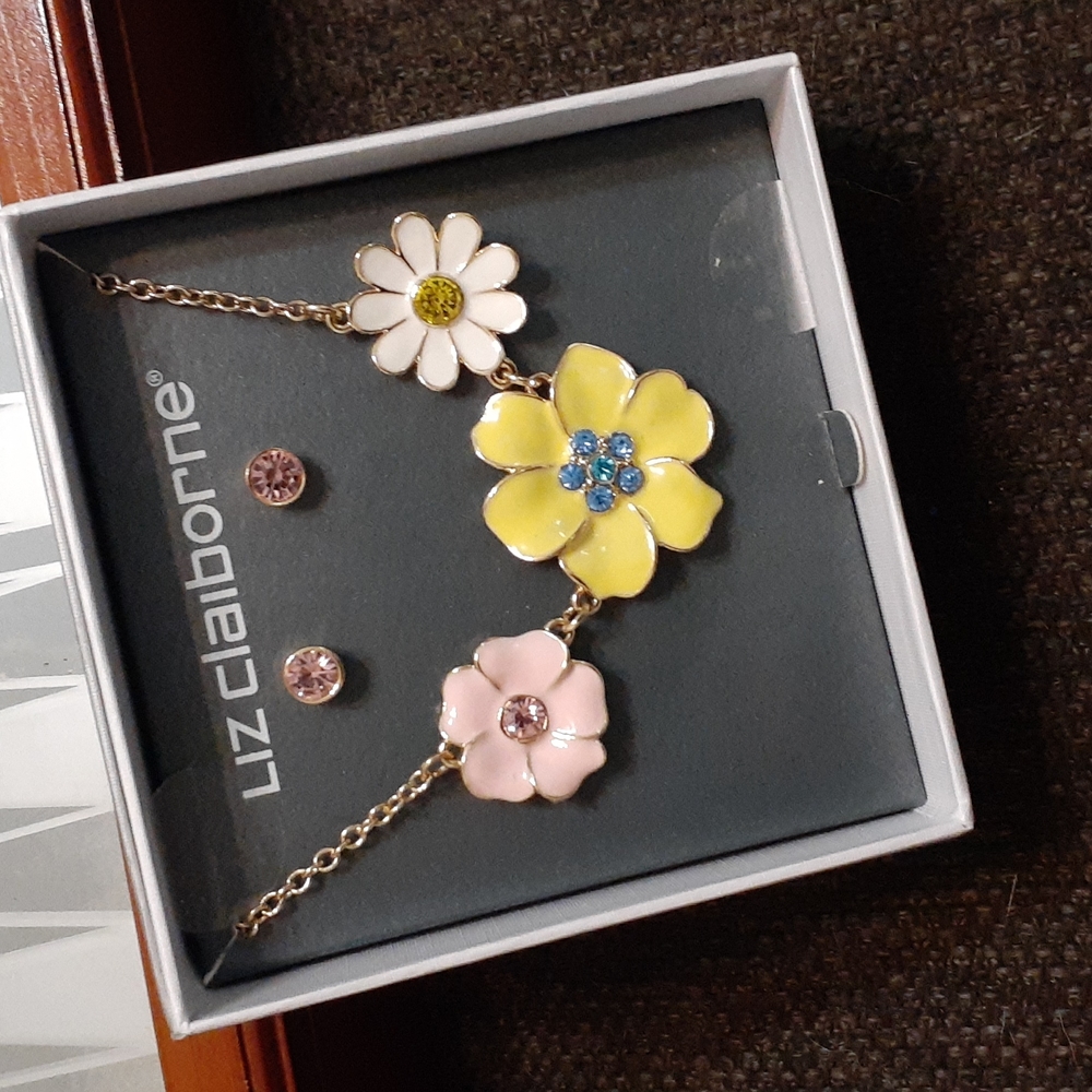 New! LizClaiborne jewelry set